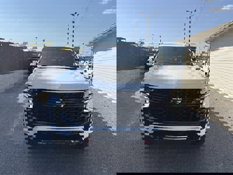 Used 2023 Chevrolet Suburban Z71 image 4