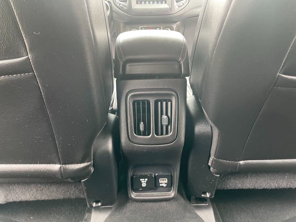 Used 2019 Jeep Compass Latitude w/ Popular Equipment Group AWD/4WD image 27