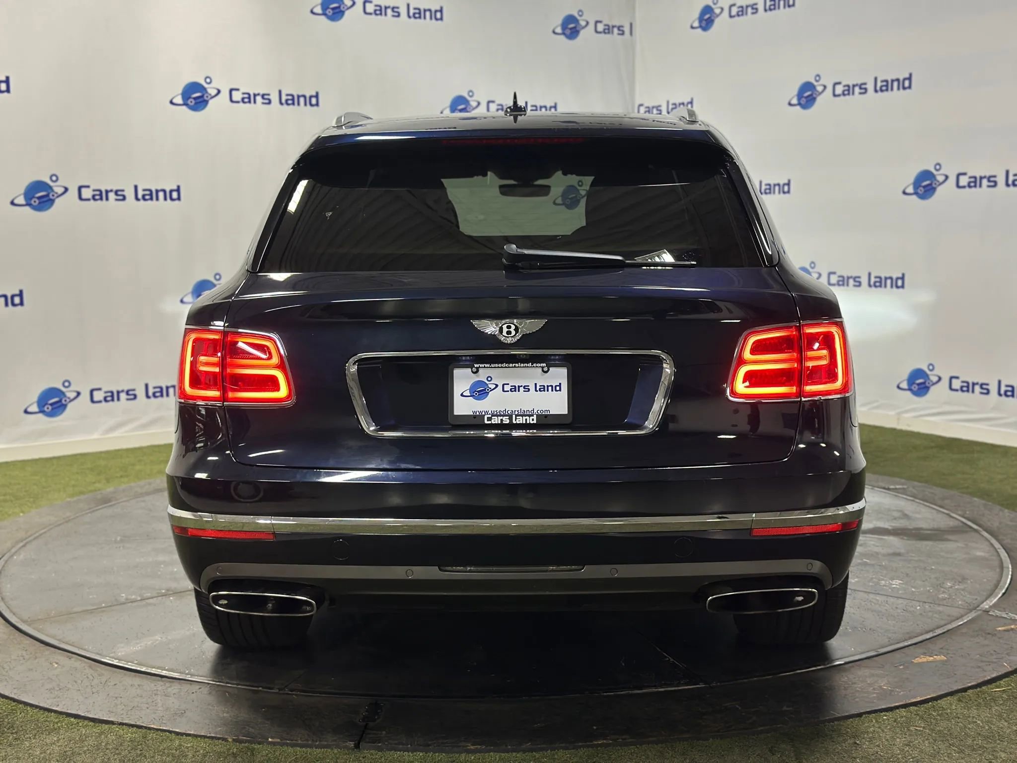 Used 2017 Bentley Bentayga AWD/4WD image 4