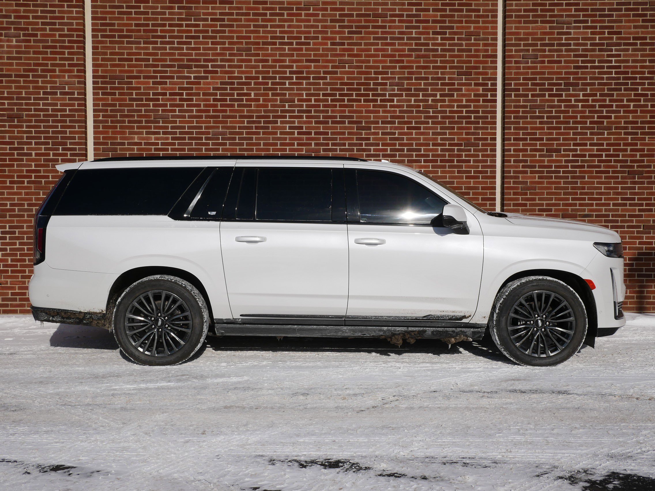 Used 2021 Cadillac Escalade ESV Sport Platinum w/ Heavy-Duty Trailer Package image 26