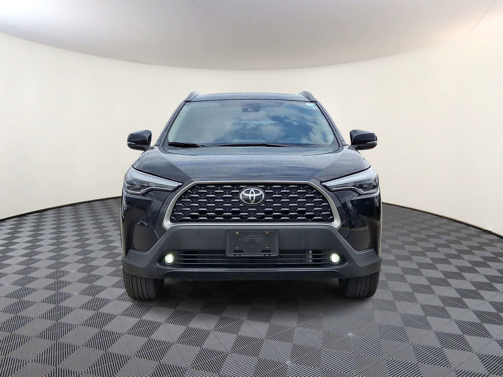 Certified 2022 Toyota Corolla Cross XLE w/ Convenience Package image 3