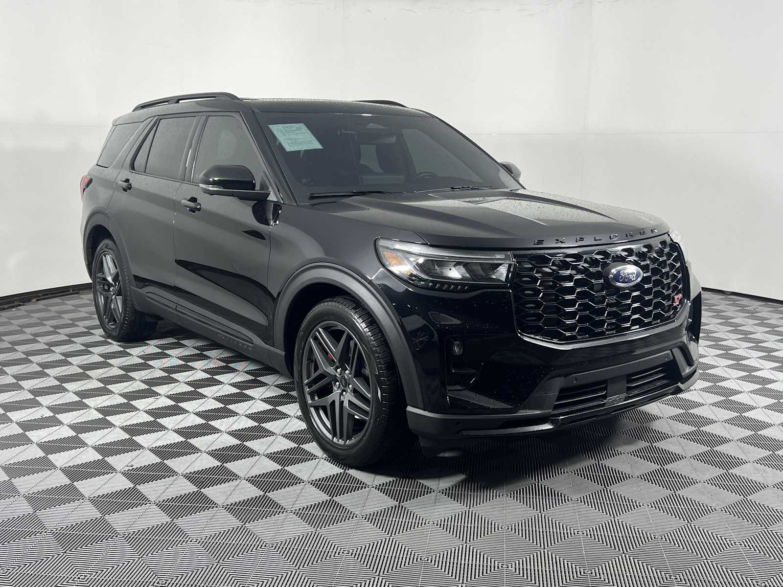 Used 2025 Ford Explorer ST