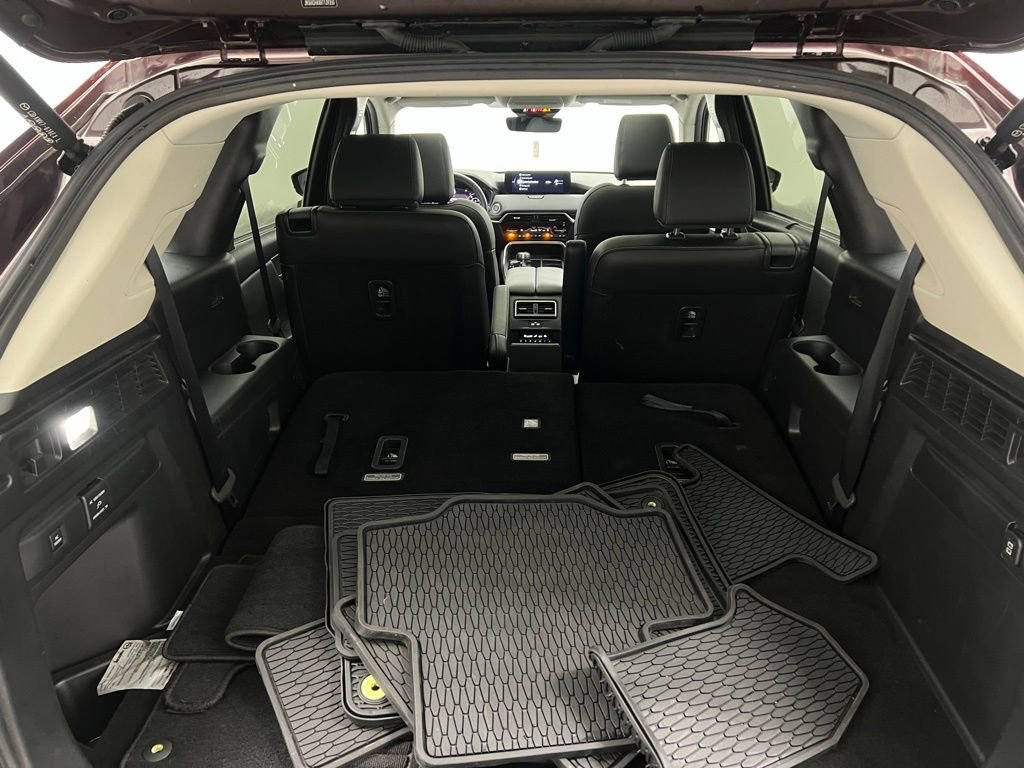 Used 2024 MAZDA CX-90 Plug-In Hybrid w/ Premium Pkg image 31