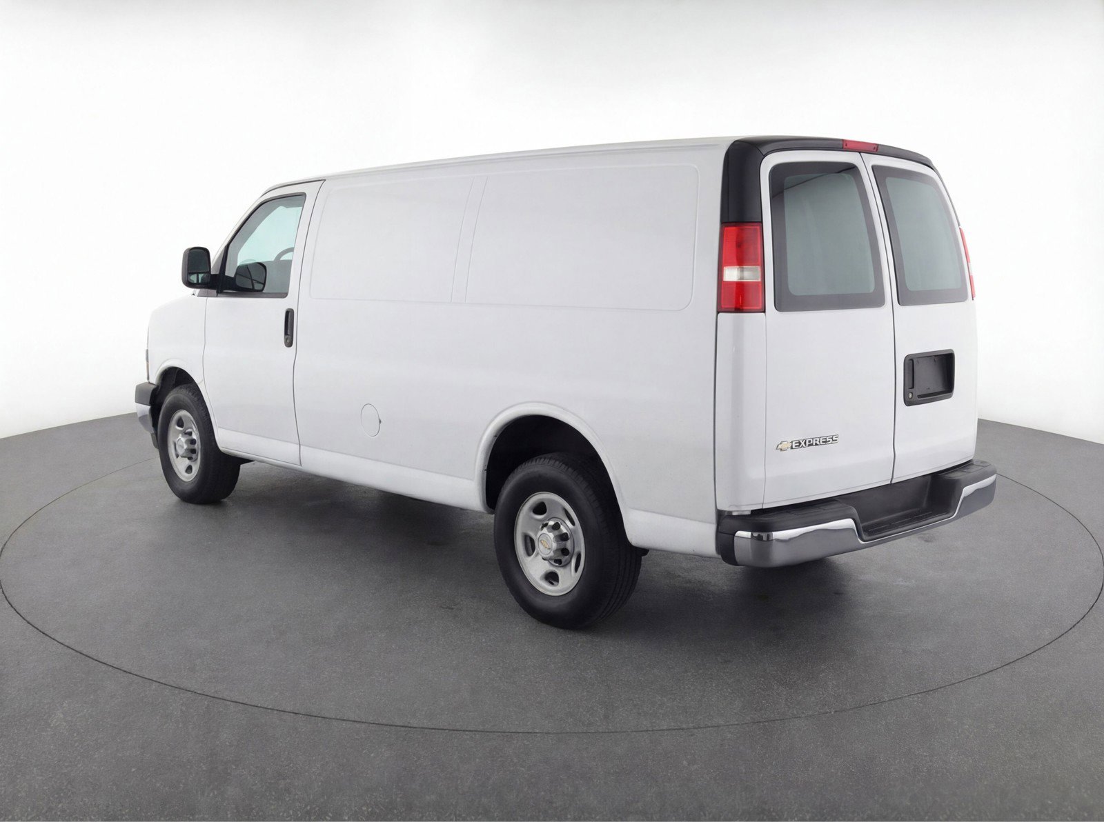Used 2025 Chevrolet Express 3500 LT image 5