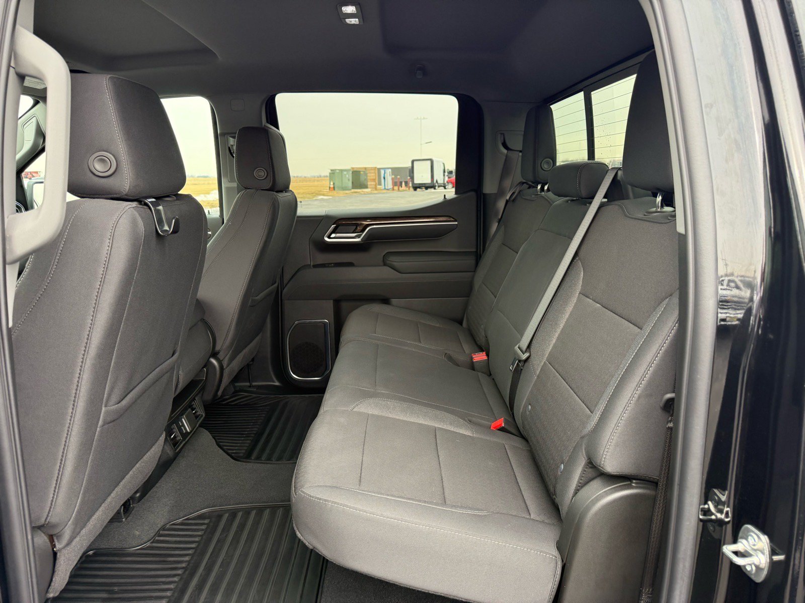 Used 2025 GMC Sierra 1500 SLE w/ Preferred Package AWD/4WD image 16
