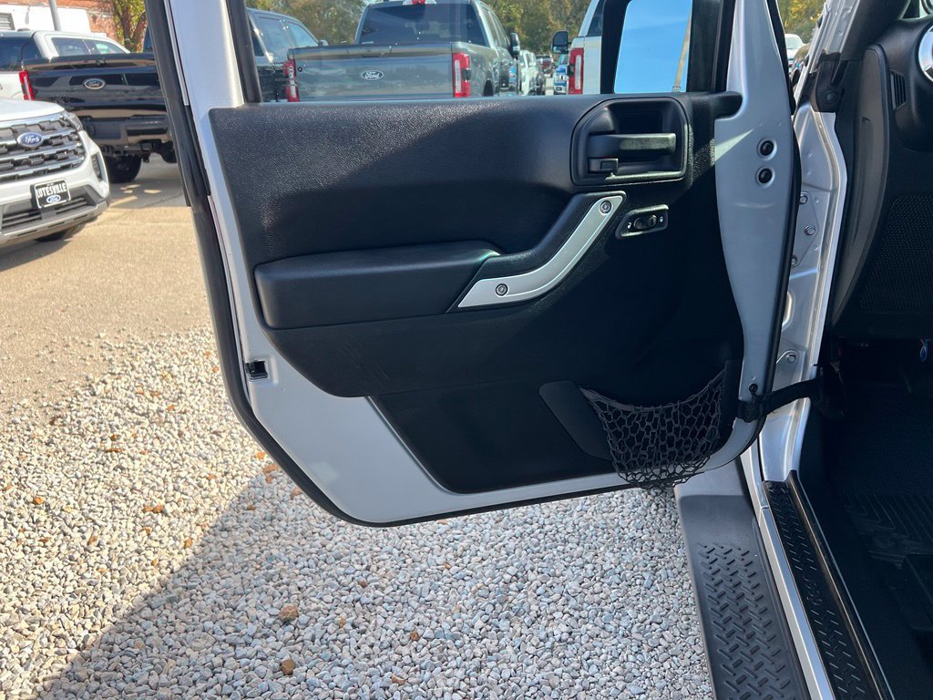 Used 2011 Jeep Wrangler Sahara w/ Trailer Tow Group AWD/4WD image 11
