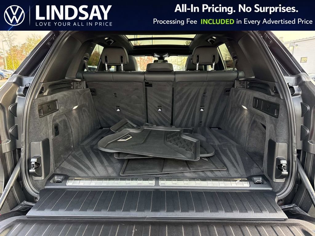 Used 2023 BMW X5 xDrive45e w/ Parking Assistance Package image 12