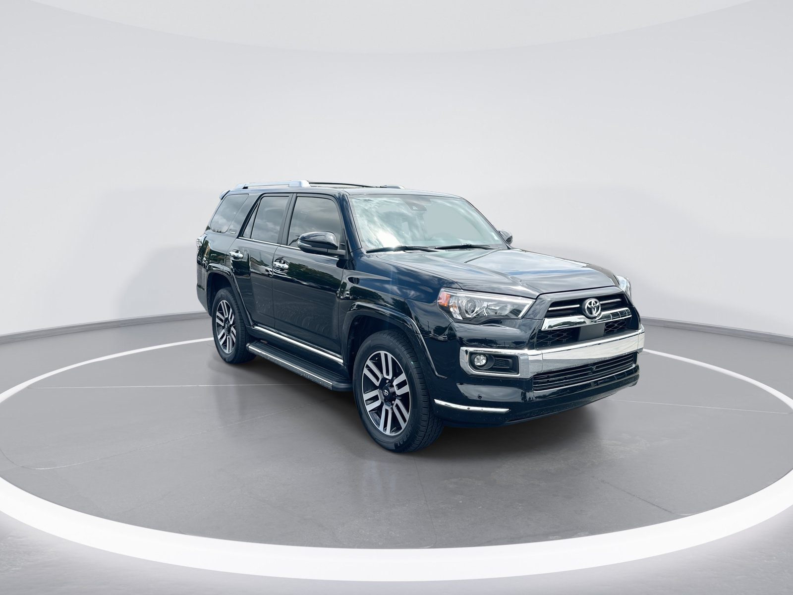 Used 2024 Toyota 4Runner Limited AWD/4WD image 2