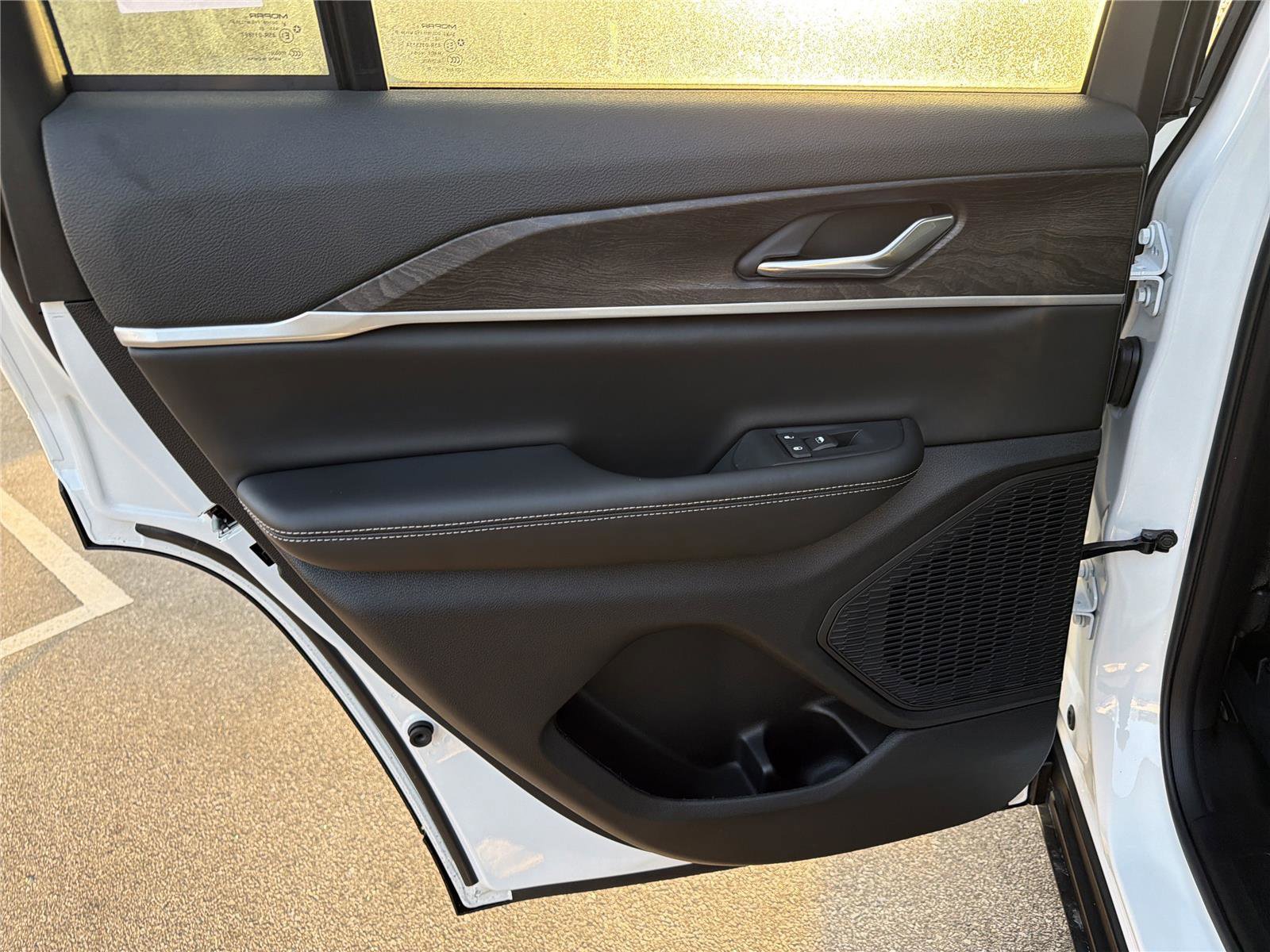 New 2025 Jeep Grand Cherokee Limited w/ Black Appearance Package image 23