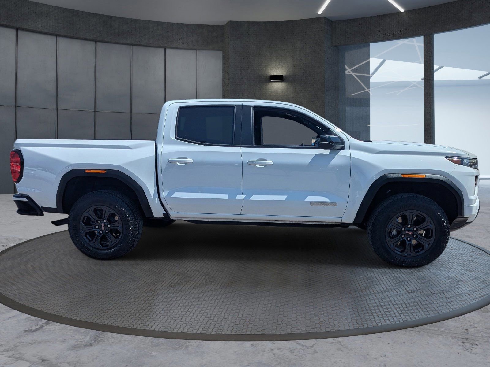 Used 2025 GMC Canyon Elevation image 7