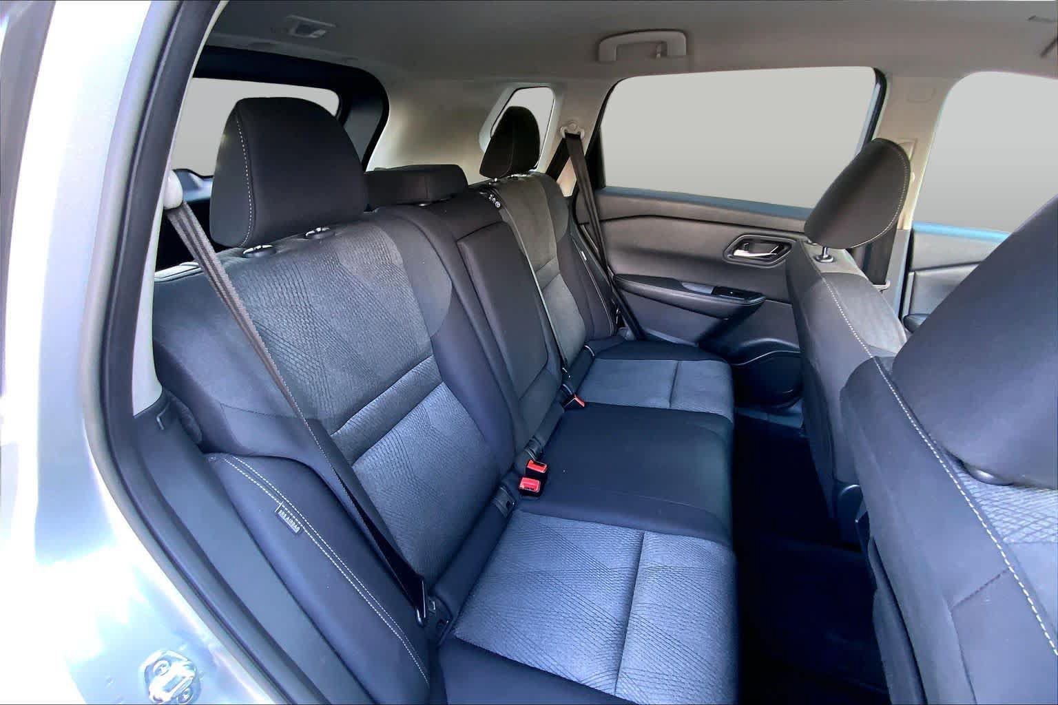Used 2024 Nissan Rogue SV FWD image 19