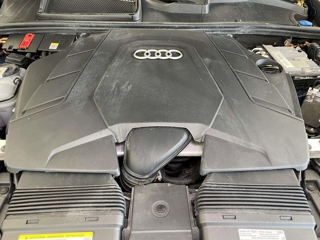 Used 2020 Audi Q8 Prestige w/ Prestige Package image 24