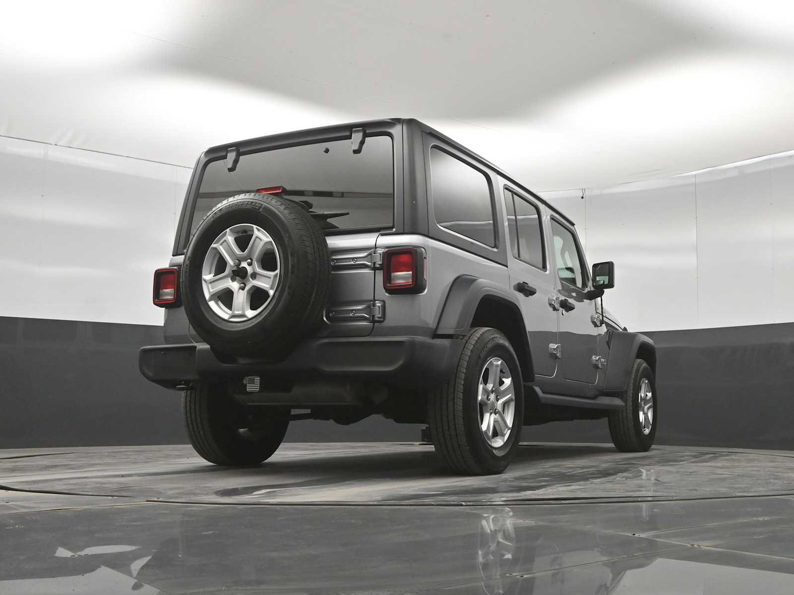 Used 2018 Jeep Wrangler Unlimited Sport S AWD/4WD image 36