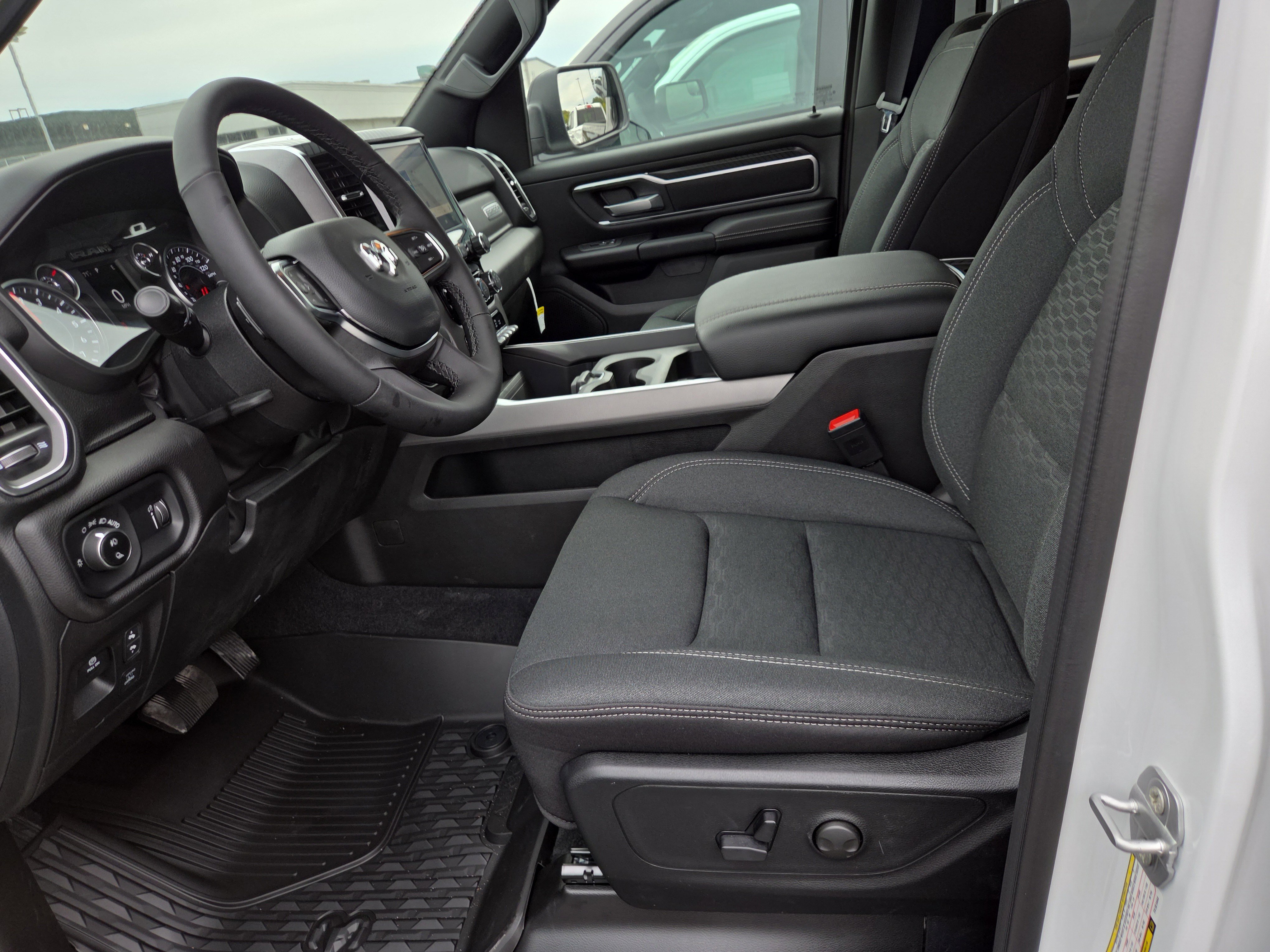 New 2026 RAM 1500 Big Horn AWD/4WD image 4