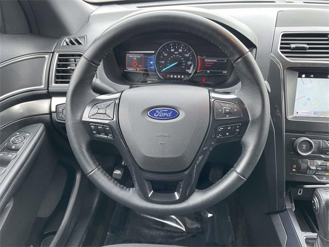 Used 2018 Ford Explorer XLT w/ Equipment Group 201A image 9