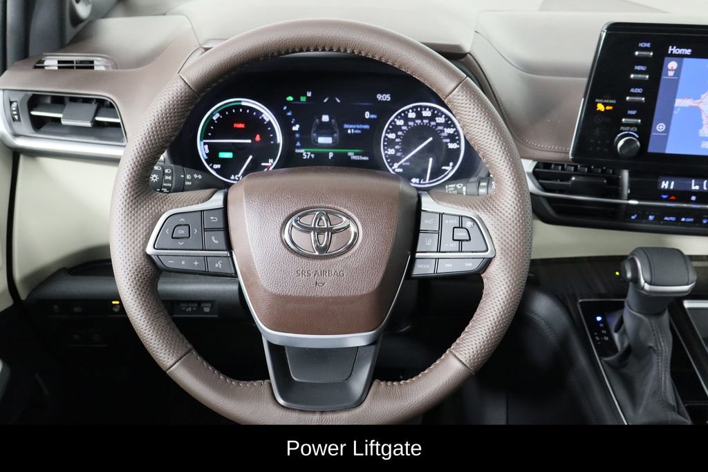 Used 2024 Toyota Sienna Platinum image 7