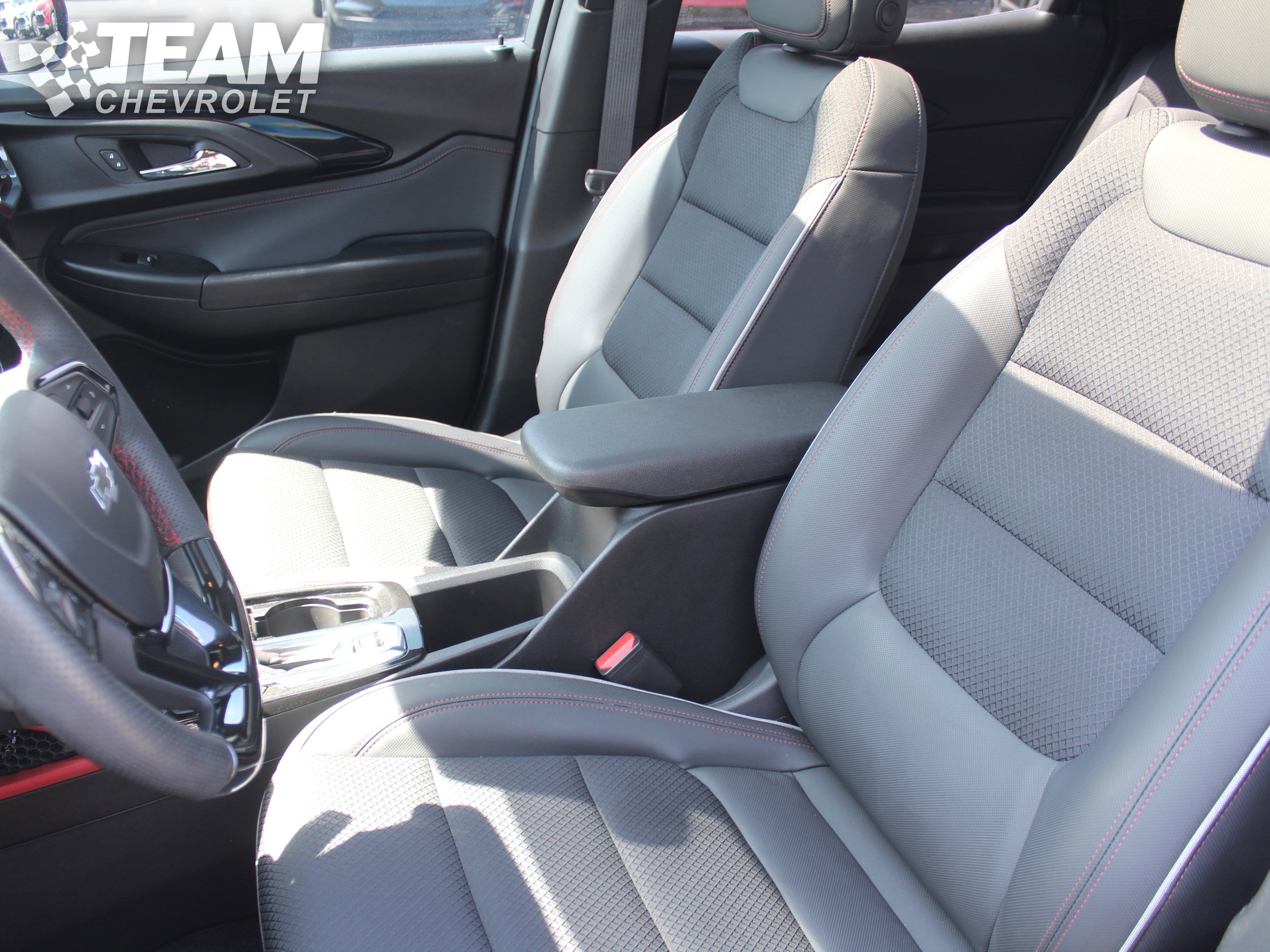 Used 2023 Chevrolet TrailBlazer RS w/ Sun and Liftgate Package FWD image 11