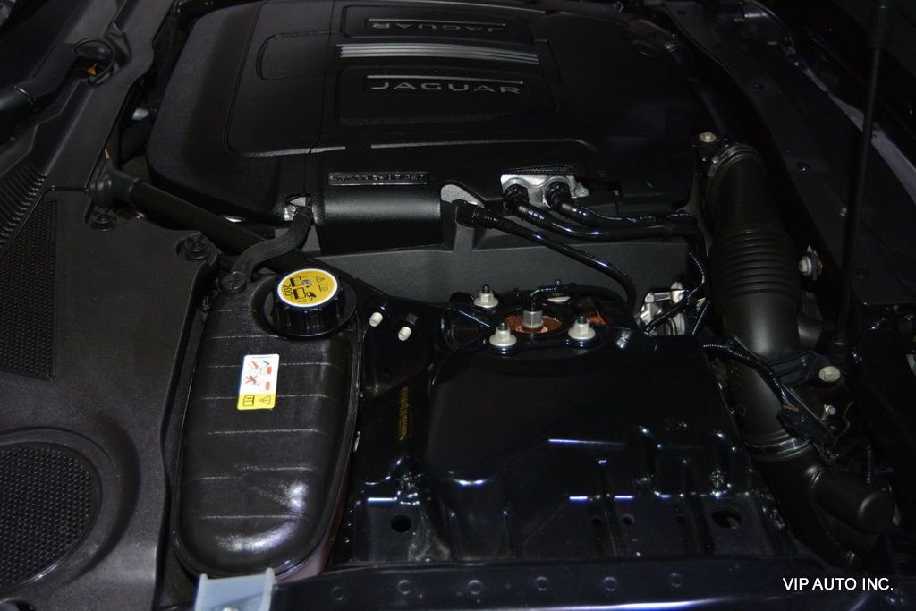 Used 2015 Jaguar XKR R image 27