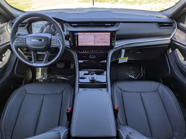 New 2026 Jeep Grand Cherokee Limited AWD/4WD image 16