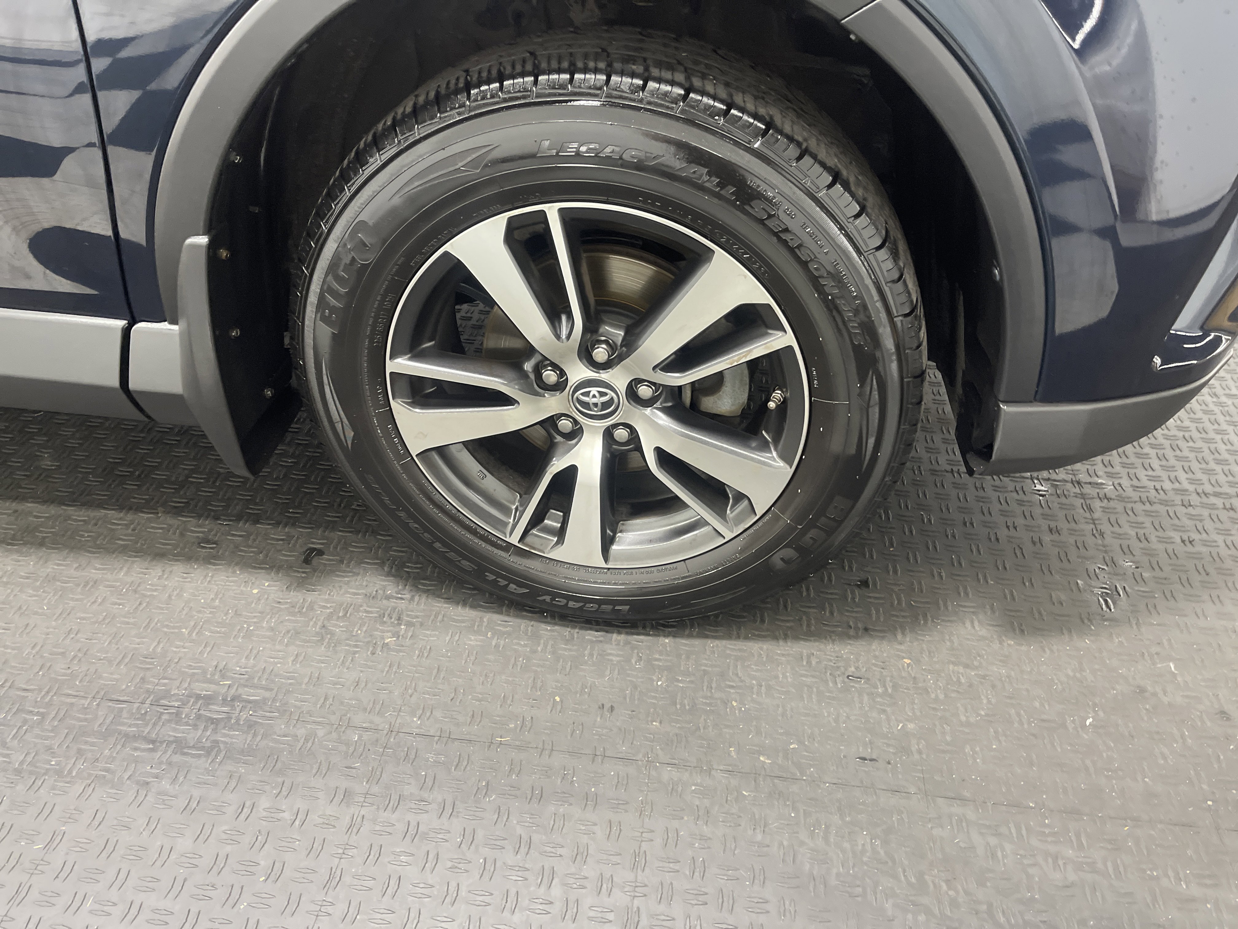 Used 2017 Toyota RAV4 XLE image 28