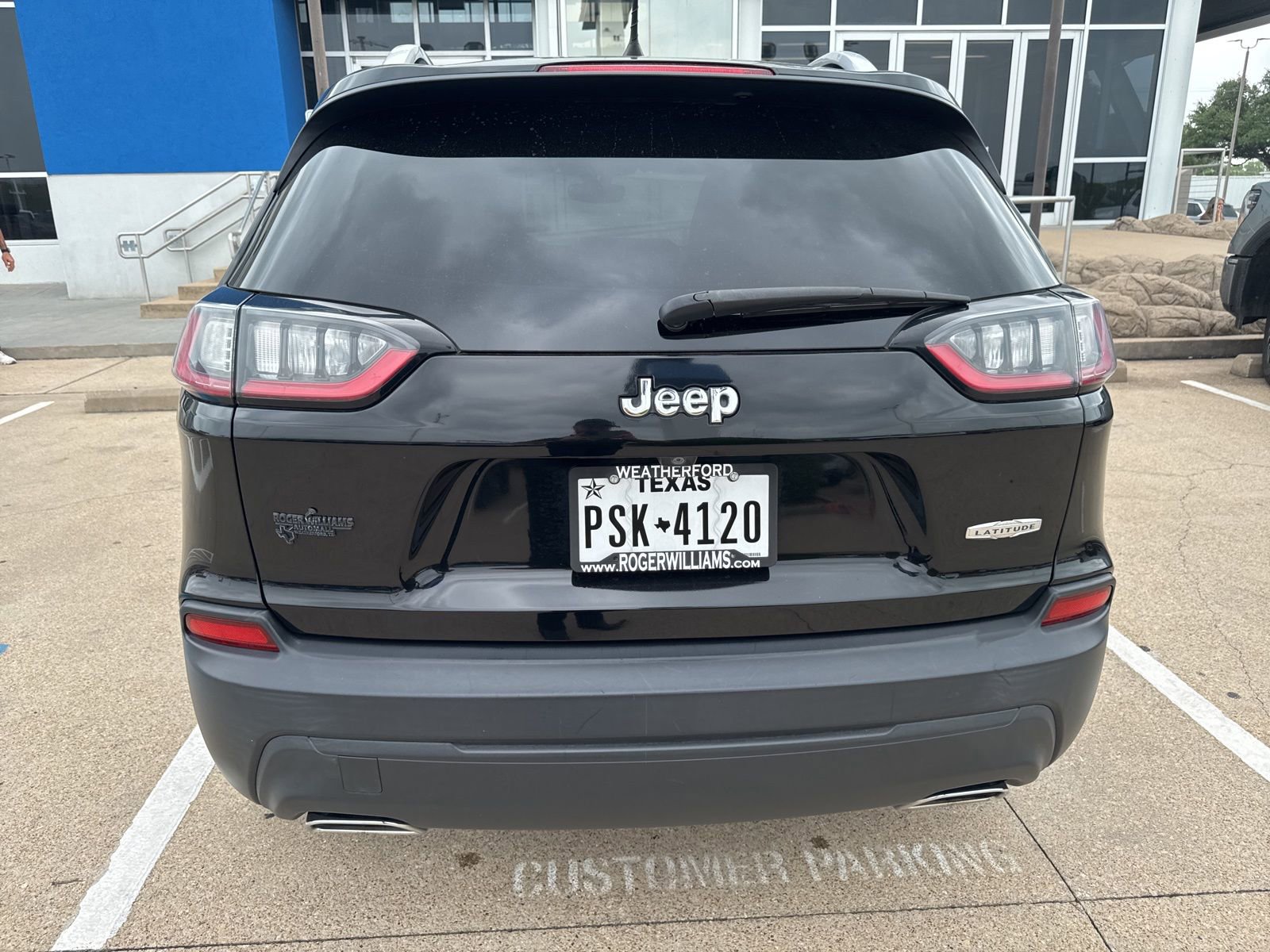 Used 2019 Jeep Cherokee Latitude Plus w/ Comfort/Convenience Group FWD image 6