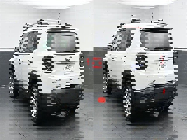 Used 2018 Jeep Renegade Latitude image 11