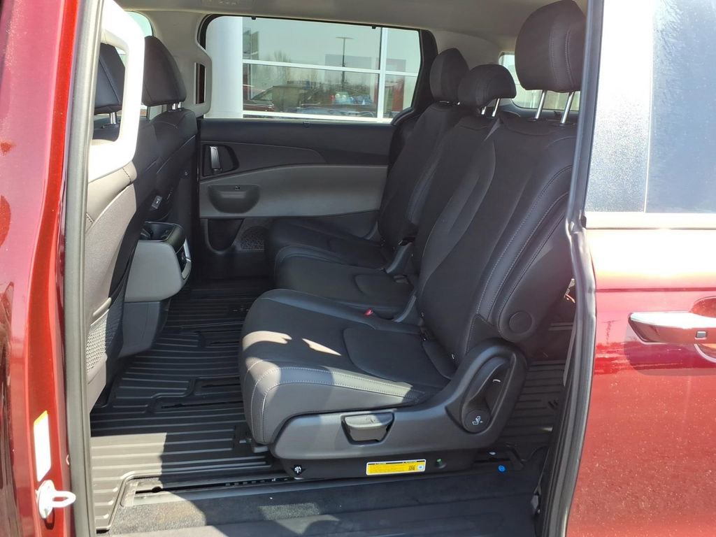 New 2026 Kia Carnival EX image 10