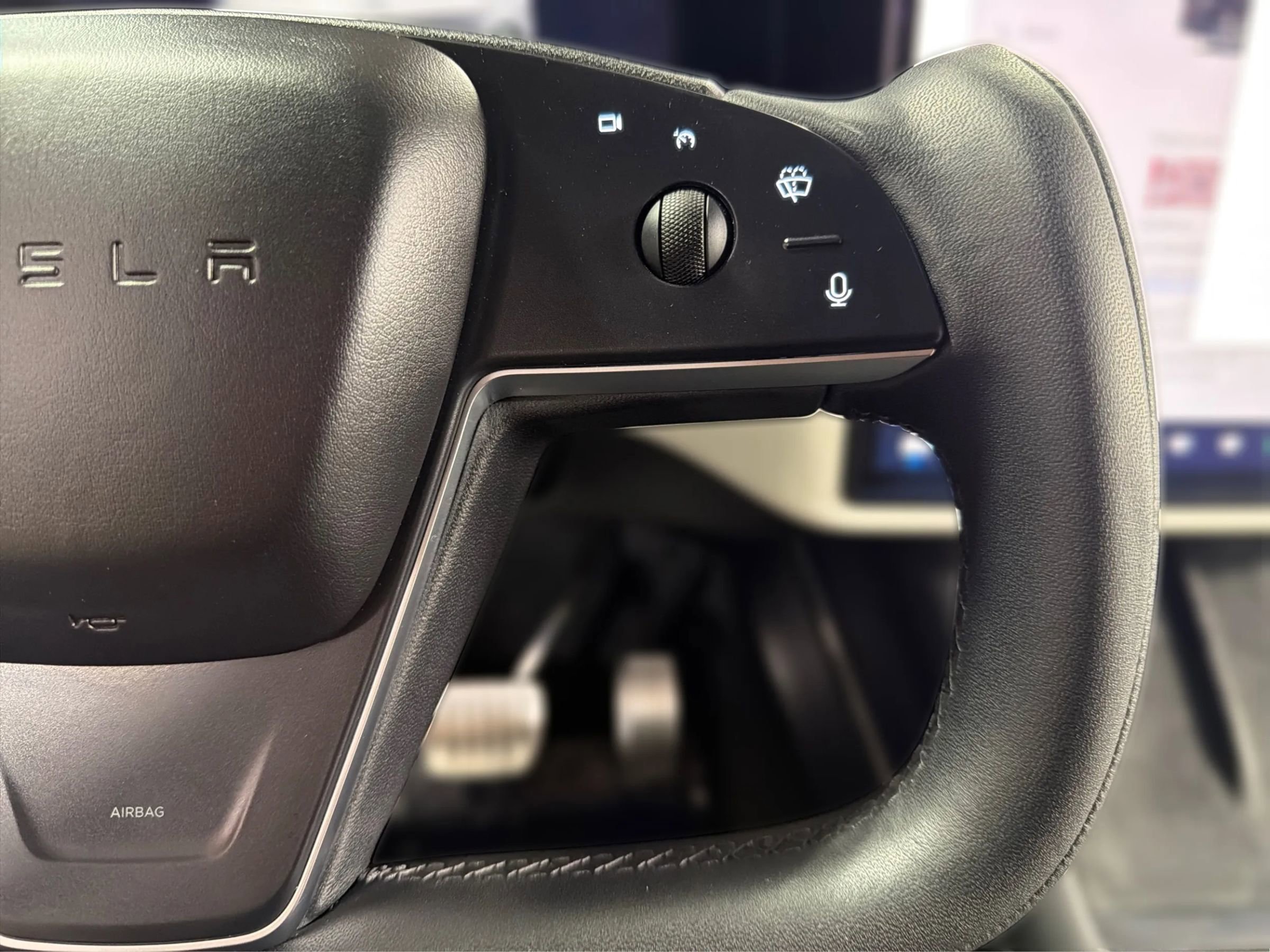 Used 2022 Tesla Model X Plaid image 32