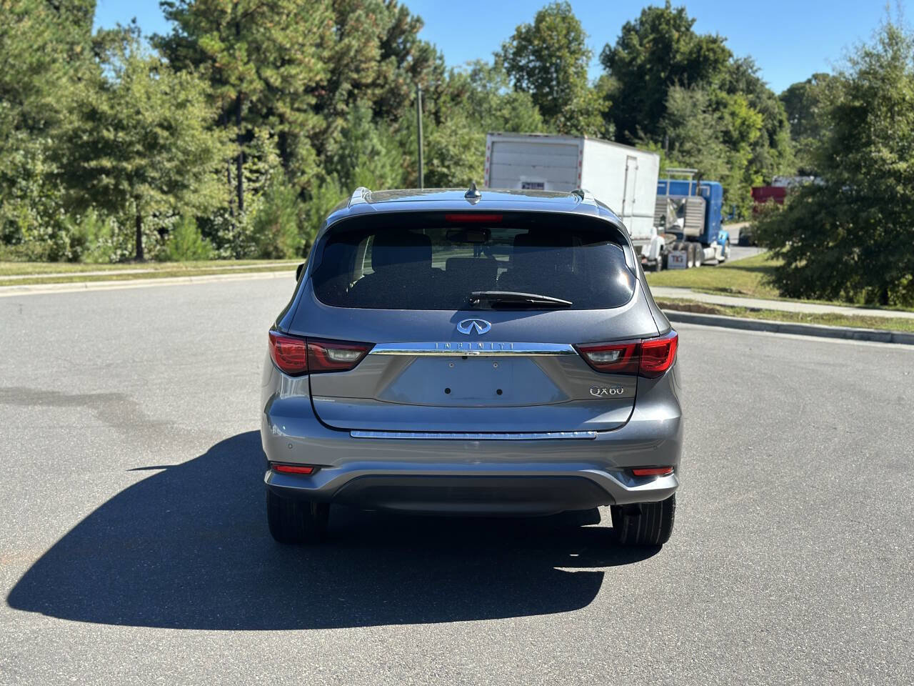 Used 2019 INFINITI QX60 Luxe w/ Essential Package image 10