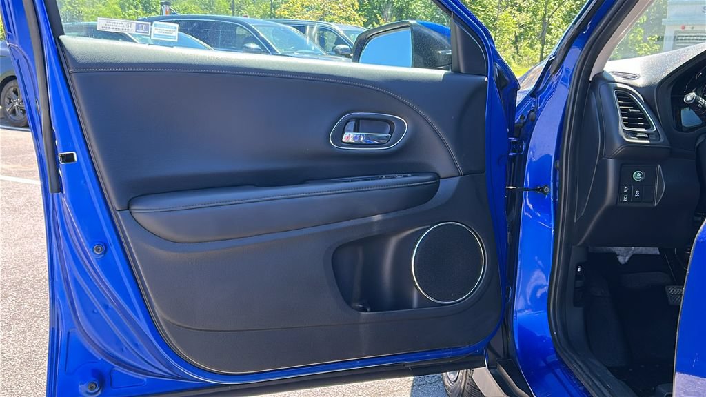 Used 2021 Honda HR-V EX-L image 9