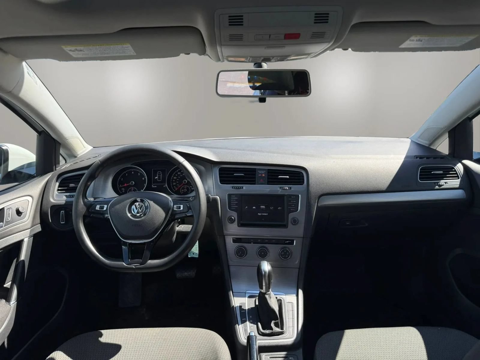 Used 2016 Volkswagen Golf S FWD image 35