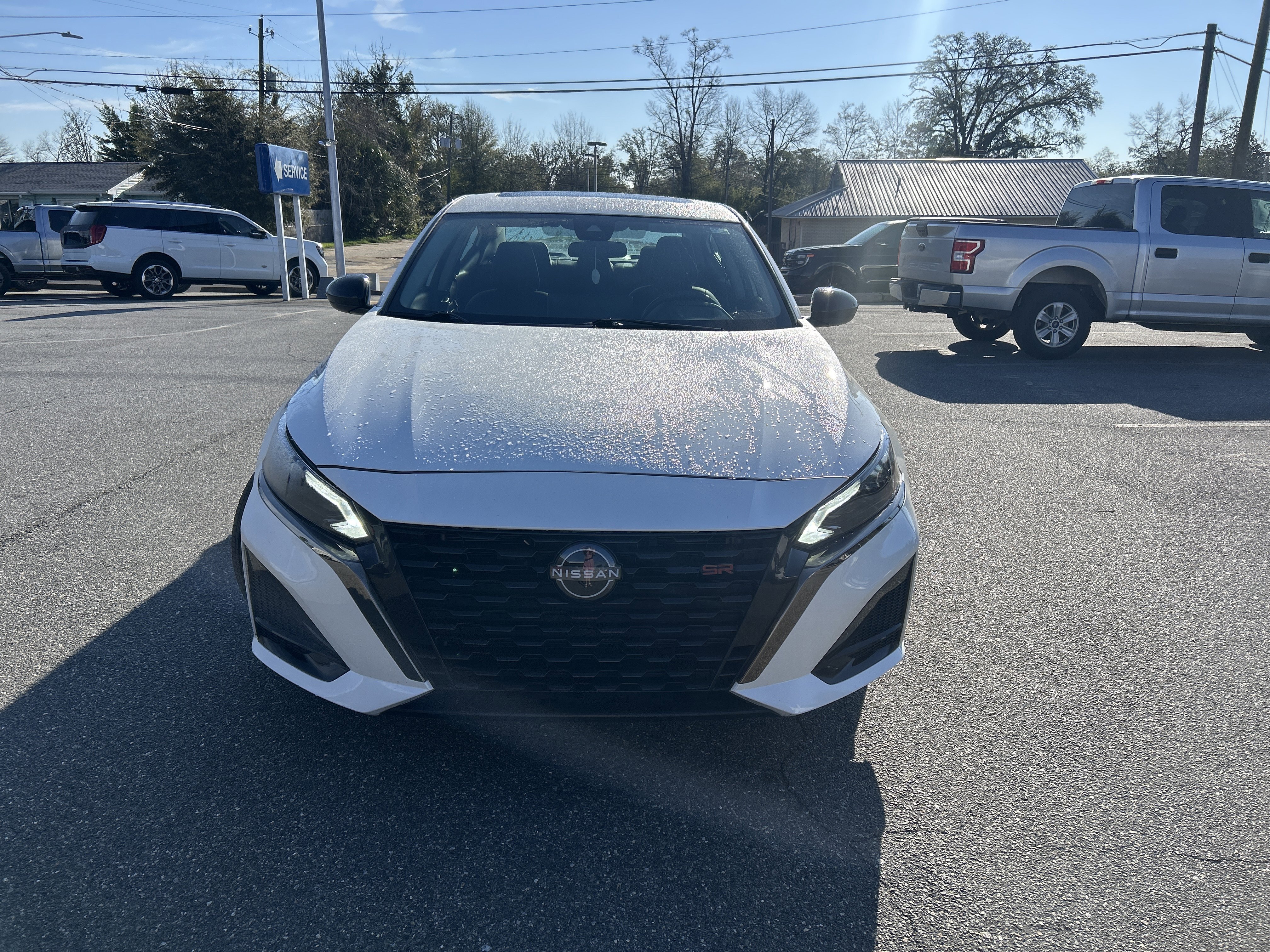 Used 2024 Nissan Altima 2.5 SR w/ SR Premium Package image 2