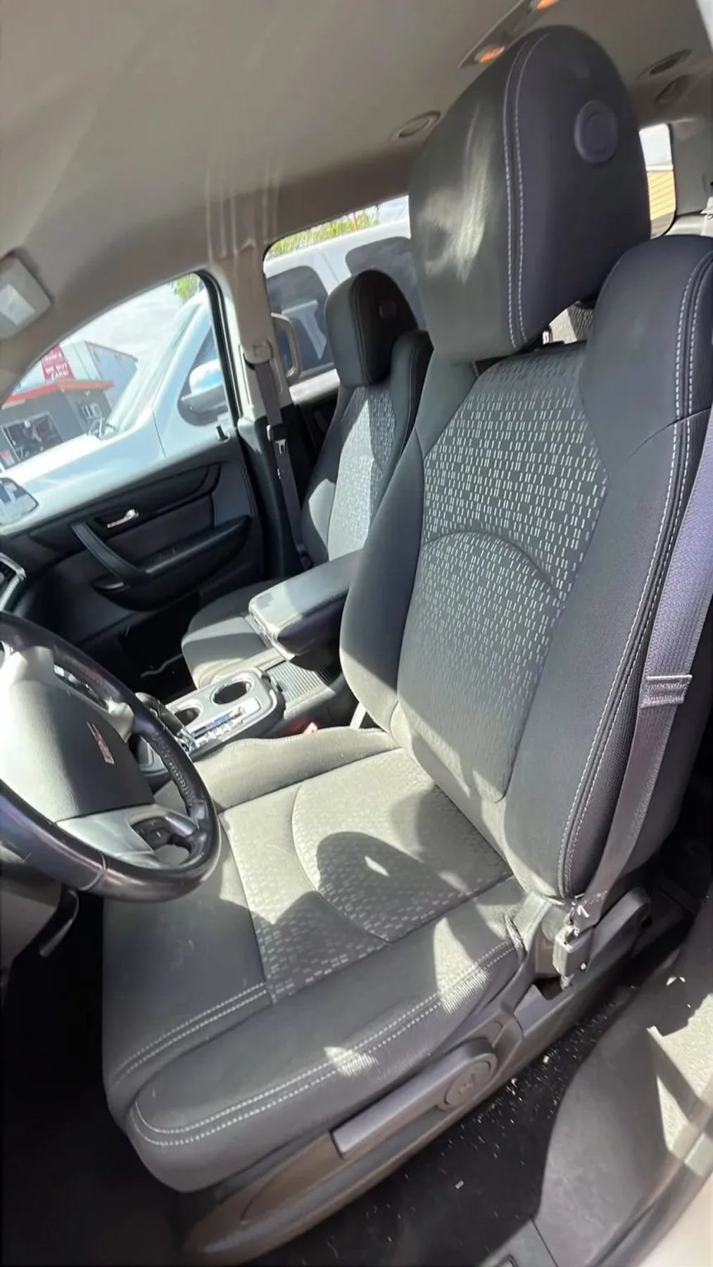 Used 2014 GMC Acadia SLE FWD image 7