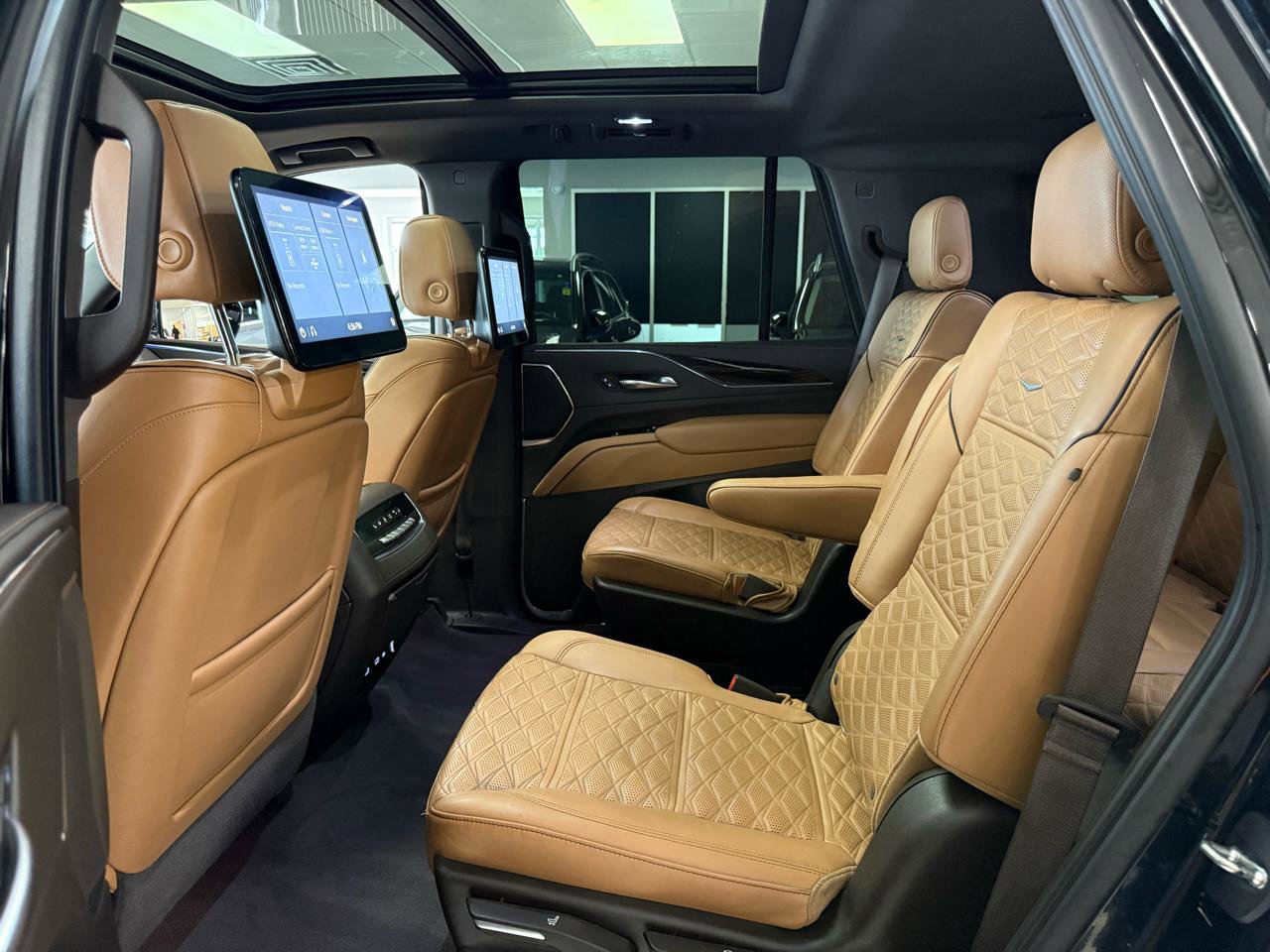 Used 2021 Cadillac Escalade Sport w/ Driver Assist Tech Package AWD/4WD image 9