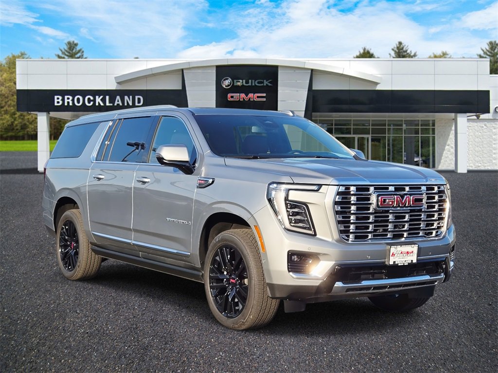 Used 2025 GMC Yukon XL Denali w/ Sun & Power Step Package