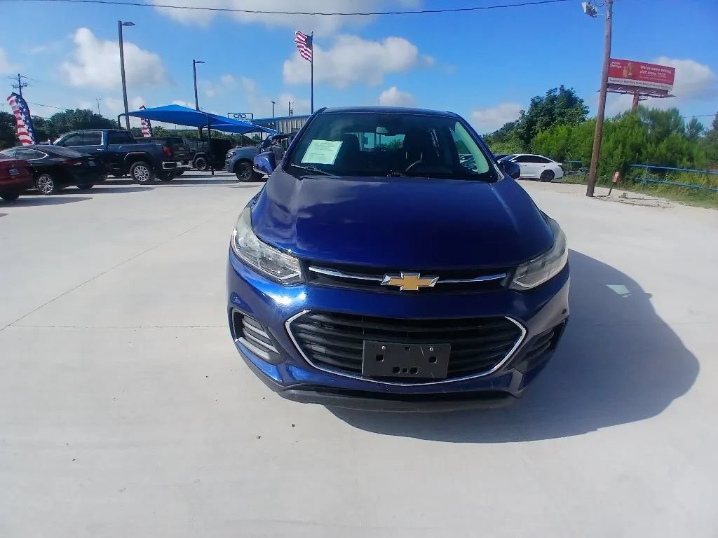 Used 2017 Chevrolet Trax LS FWD image 2