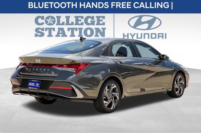 Used 2024 Hyundai Elantra SEL w/ Convenience Package image 8
