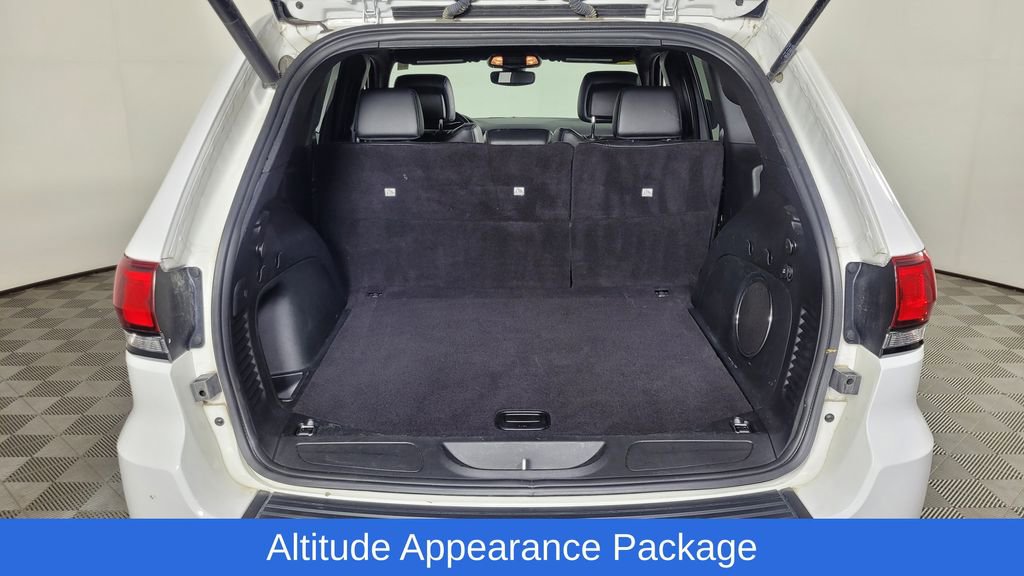 Used 2022 Jeep Grand Cherokee Laredo X image 11