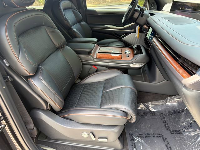 New 2026 Lincoln Navigator L Black Label AWD/4WD image 14
