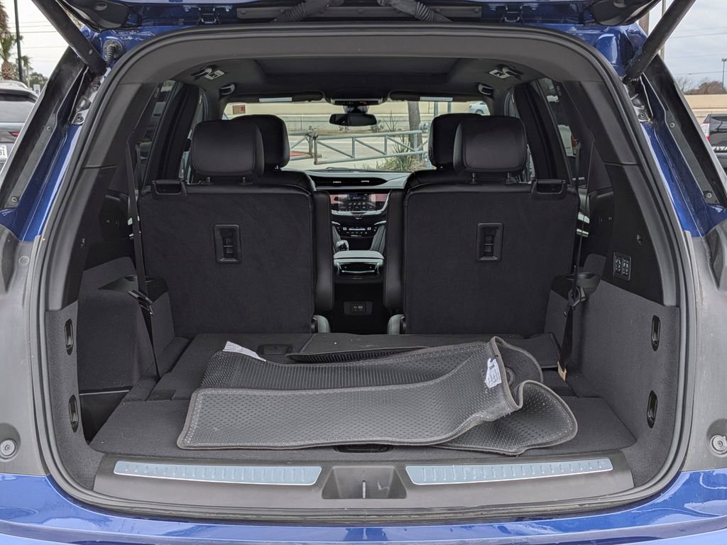 Used 2025 Cadillac XT6 Premium Luxury w/ LPO, Floor Liner Package image 30