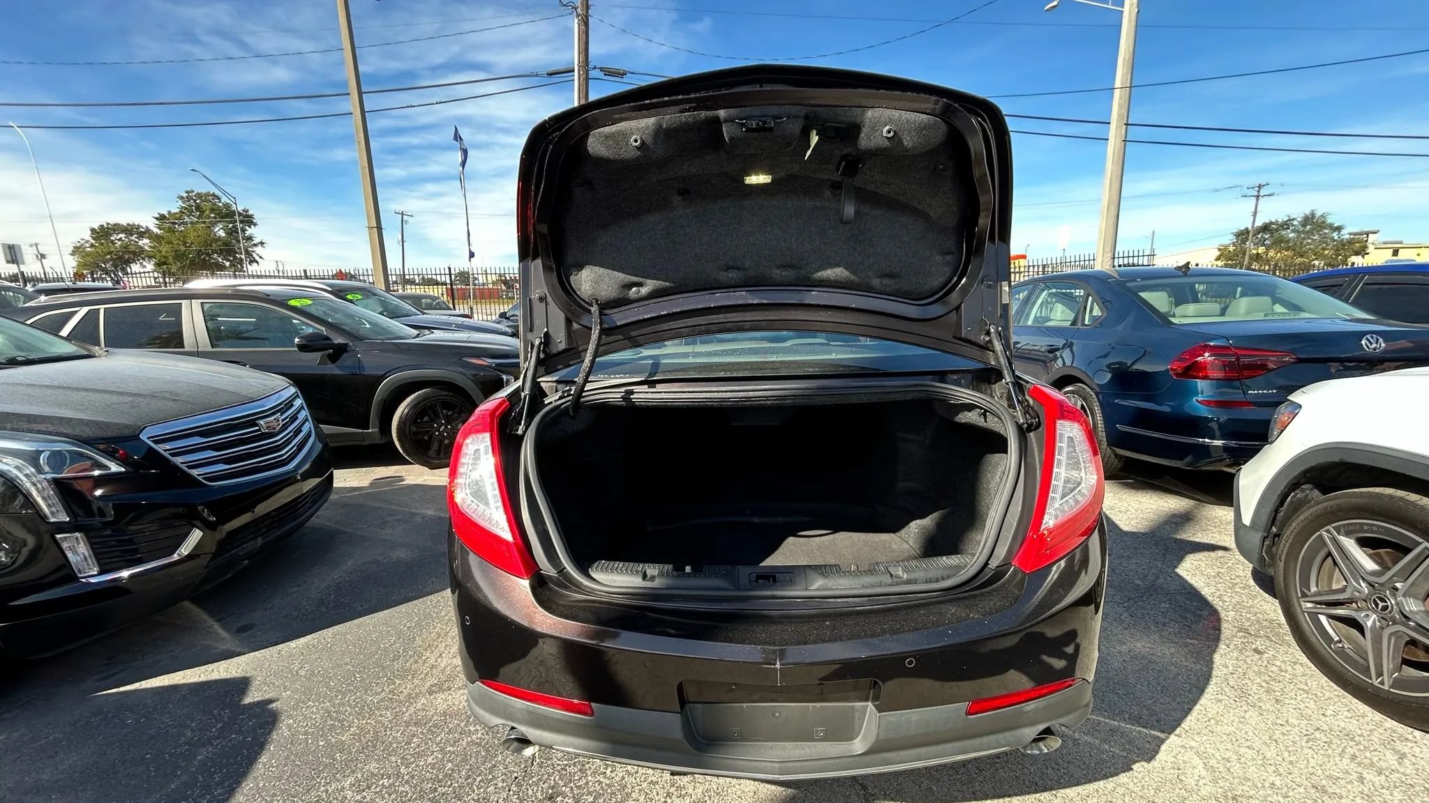 Used 2013 Lincoln MKS FWD image 10