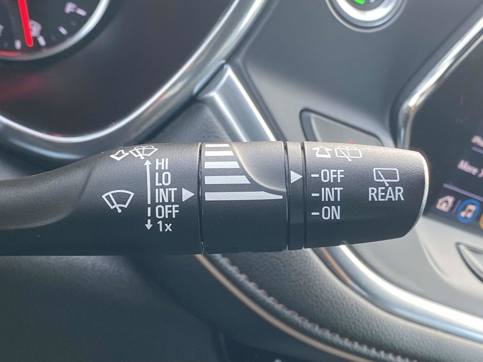 Used 2019 Chevrolet Blazer Premier w/ Driver Confidence II Package image 23