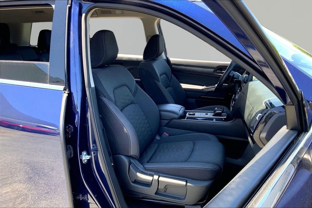 Used 2025 Nissan Pathfinder SV AWD/4WD image 20