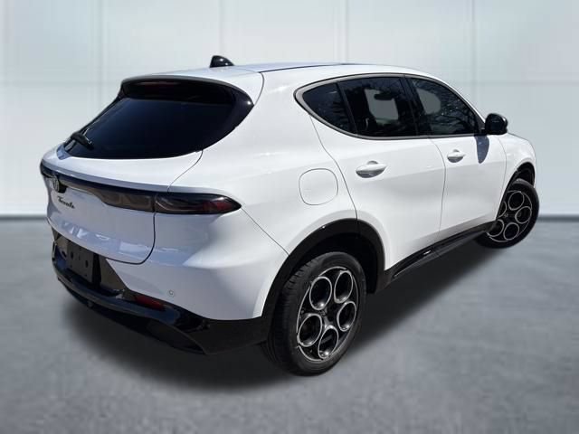 Used 2025 Alfa Romeo Tonale AWD/4WD image 4
