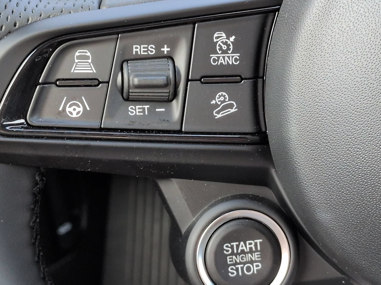 New 2026 Alfa Romeo Stelvio Sprint w/ Convenience Package AWD/4WD image 25