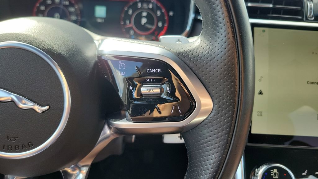 Used 2021 Jaguar XF R-Dynamic SE image 26