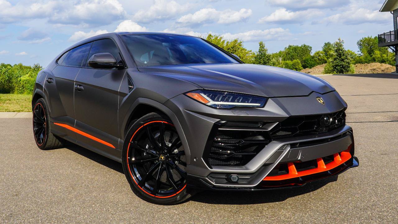 Used 2022 Lamborghini Urus AWD/4WD image 2