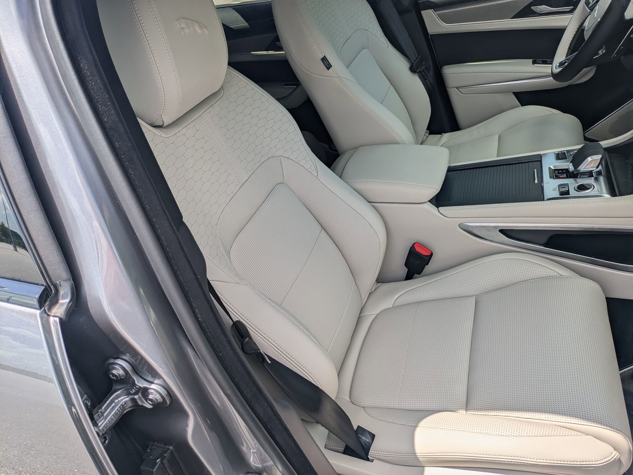 New 2026 Jaguar F-PACE R-Dynamic S image 31