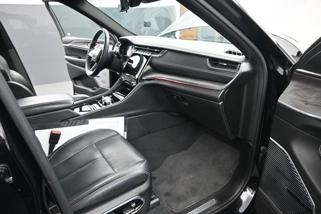 Used 2023 Jeep Grand Cherokee Overland w/ Adv Protech Group III AWD/4WD image 22