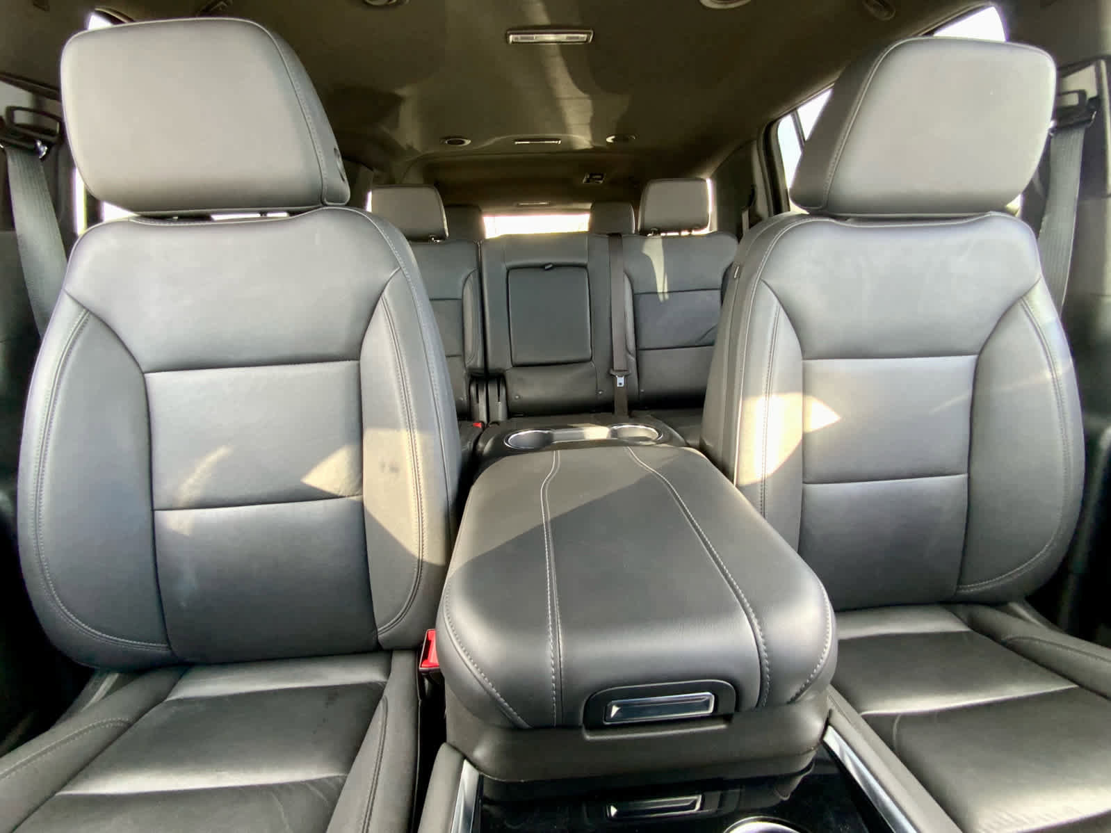 Used 2025 Chevrolet Suburban Z71 AWD/4WD image 29
